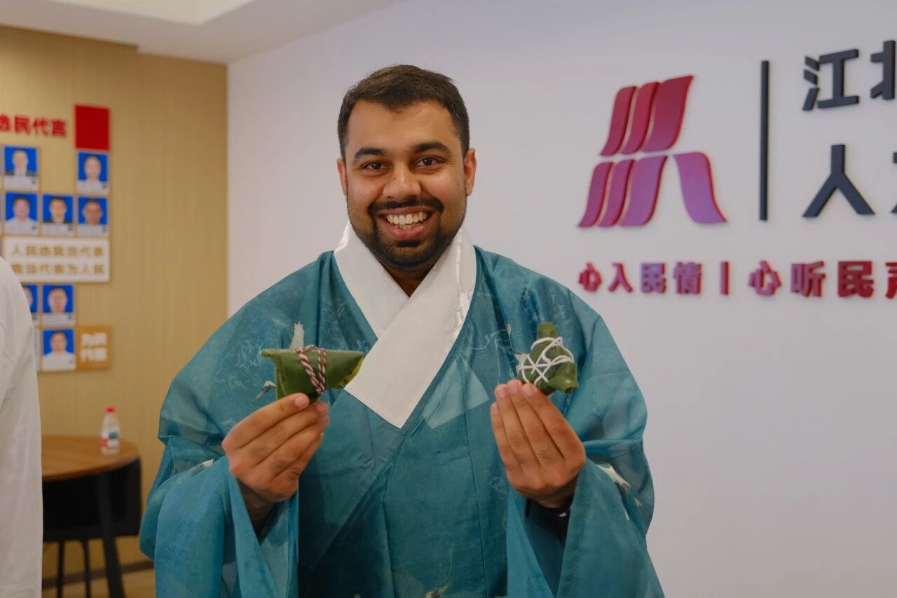 Making Zongzi (Sticky Rice Dumplings)3