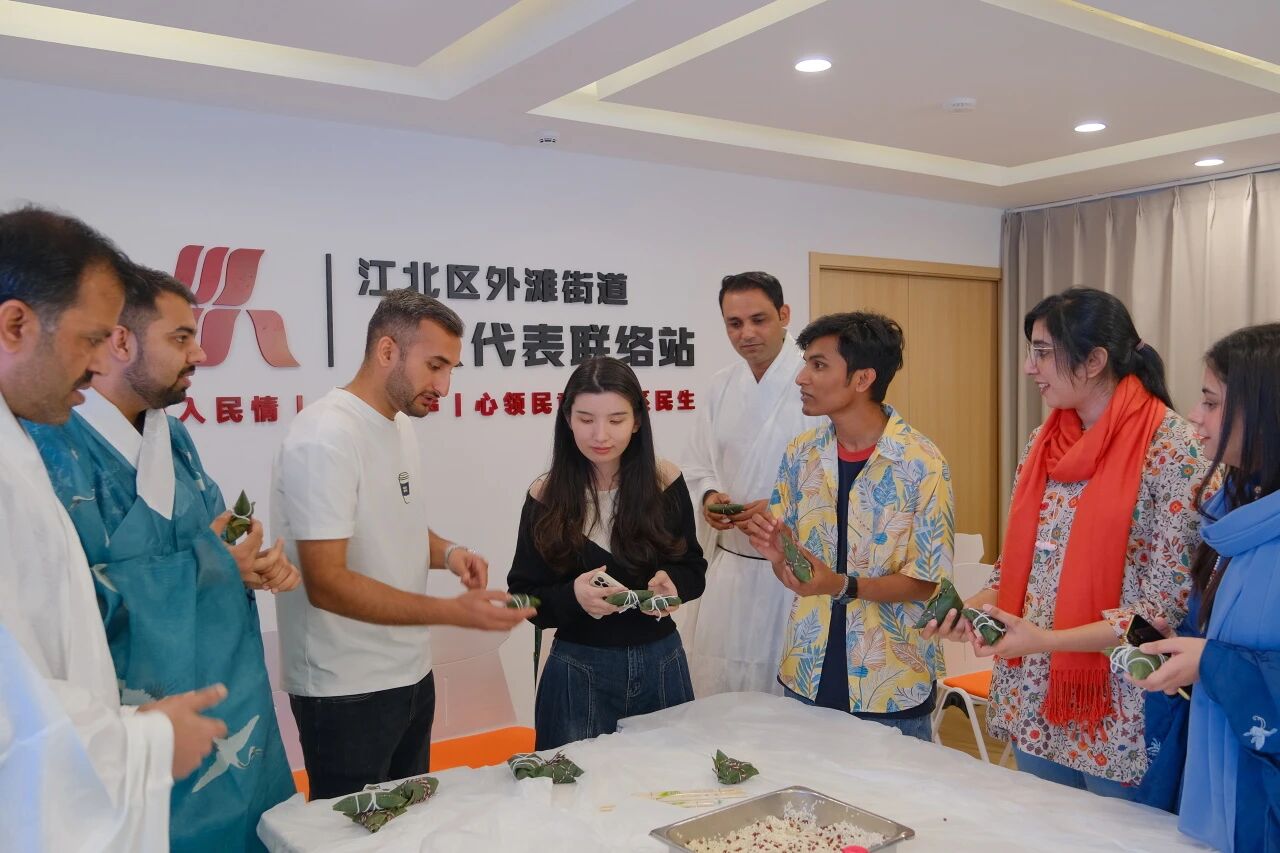 Making Zongzi (Sticky Rice Dumplings)2